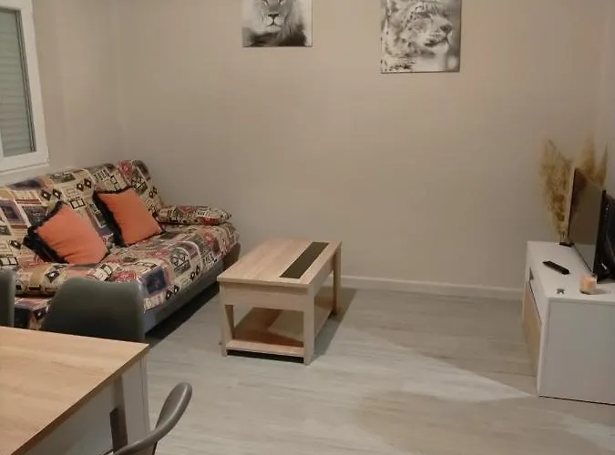 Nyaraló Agradable Casa Con Patio *