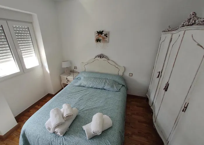 Agradable Casa Con Patio Nyaraló